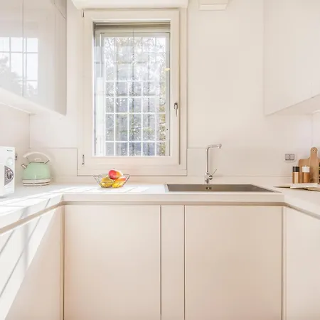 Lux Near Policlinico *