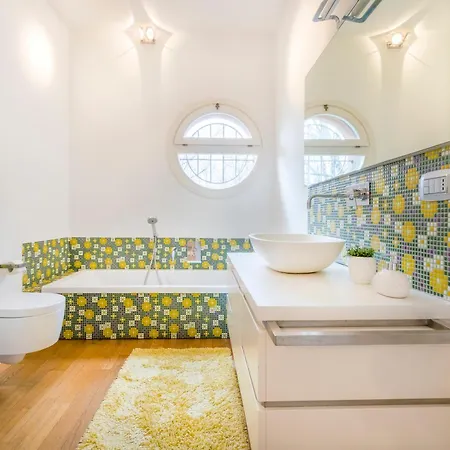 Lux Near Policlinico *