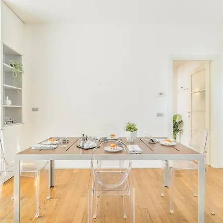 Lux Near Policlinico * モデナ