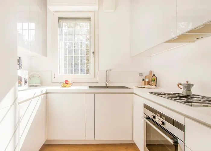 Apartment Lux Near Policlinico