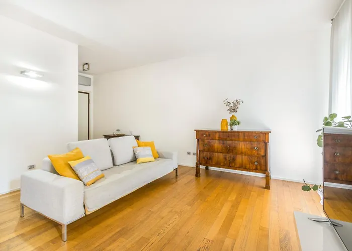 Lux Near Policlinico Apartment Modena