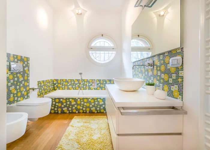 Lux Near Policlinico *